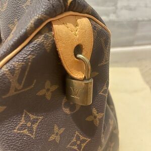 LOUIS VUITTON 30 SPEEDY 30 HAND BAG monogram LV classic